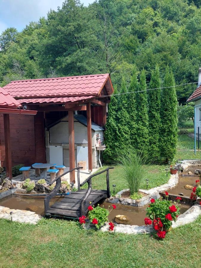SipovoDomacinstvo Ubovic别墅 外观 照片